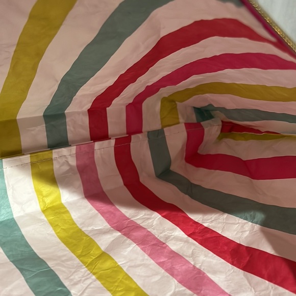 Slant rainbow stripes Tyvek travel bag with wristlet detachable clasp - NWT - Picture 5 of 11